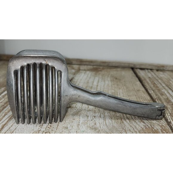 Vintage Egg Holder to Slice Tomato Onion Lemon Lime Guide Cutter Tongs Taiwan - Picture 3 of 10